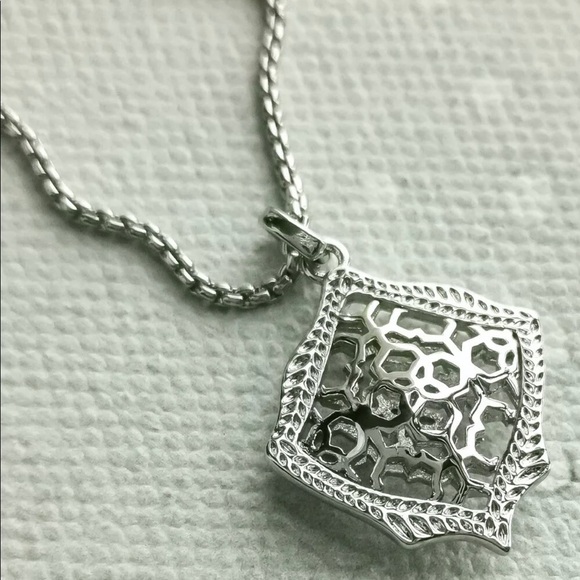 KENDRA SCOTT🆑Special Deals Designer Merchandise-Lowest Price-No Offers-PriceFirm - Picture 3 of 8